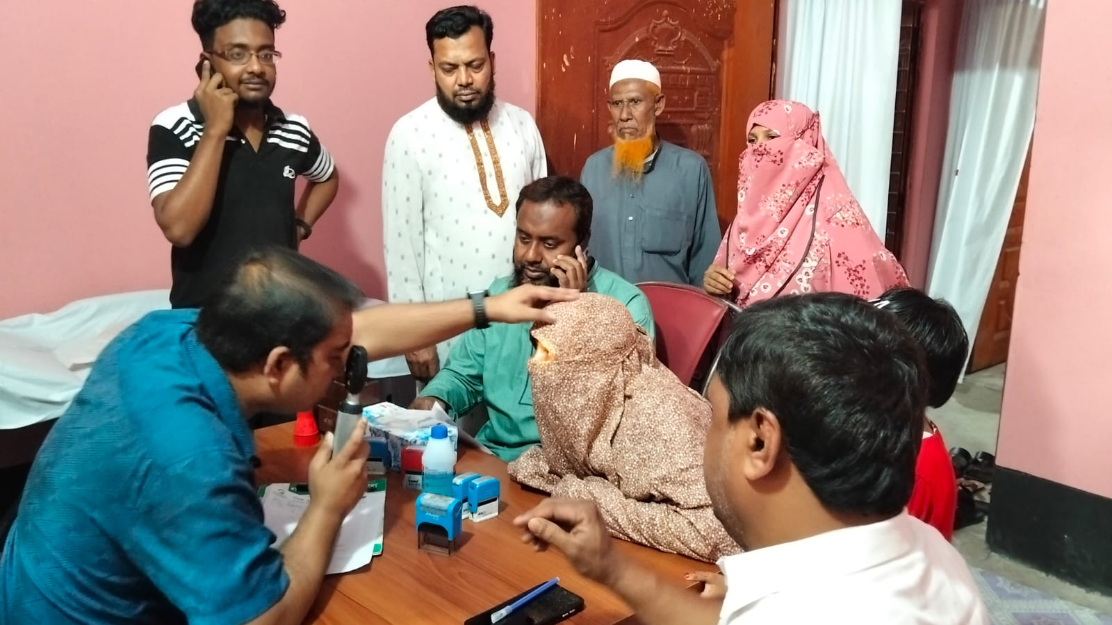 নলডাঙ্গায় মেয়র প্রার্থীর উদ্যোগে ফ্রি চক্ষু শিবির ও ছানি অপারেশন