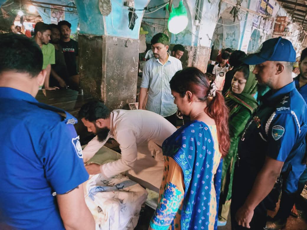 ব্রাহ্মণবাড়িয়ায় ৬০ কেজি জেলি যুক্ত চিংড়ি মাছ ধ্বংস করলো ভ্রাম্যমান আদালত