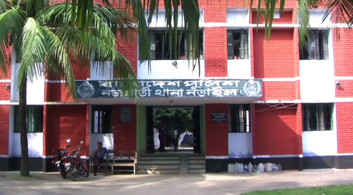 নড়াইলে ব্লেড দিয়ে গলা কেটে সাবেক স্ত্রীকে হত্যার চেষ্টা