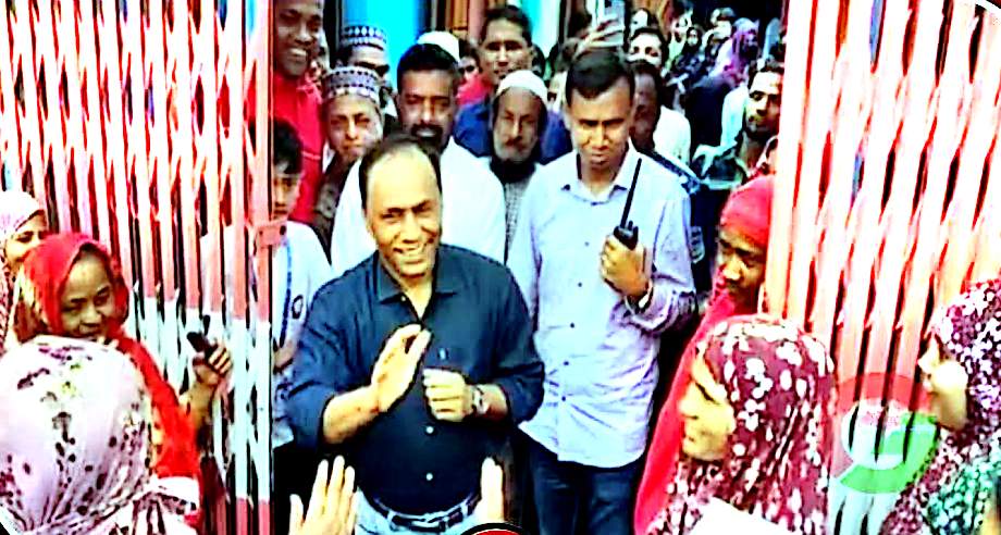 নেত্রকোনায় স্কুলের আইপিএস কেনার জন্য ১ মাসের বেতন দিলেন ডেপুটি স্পীকার