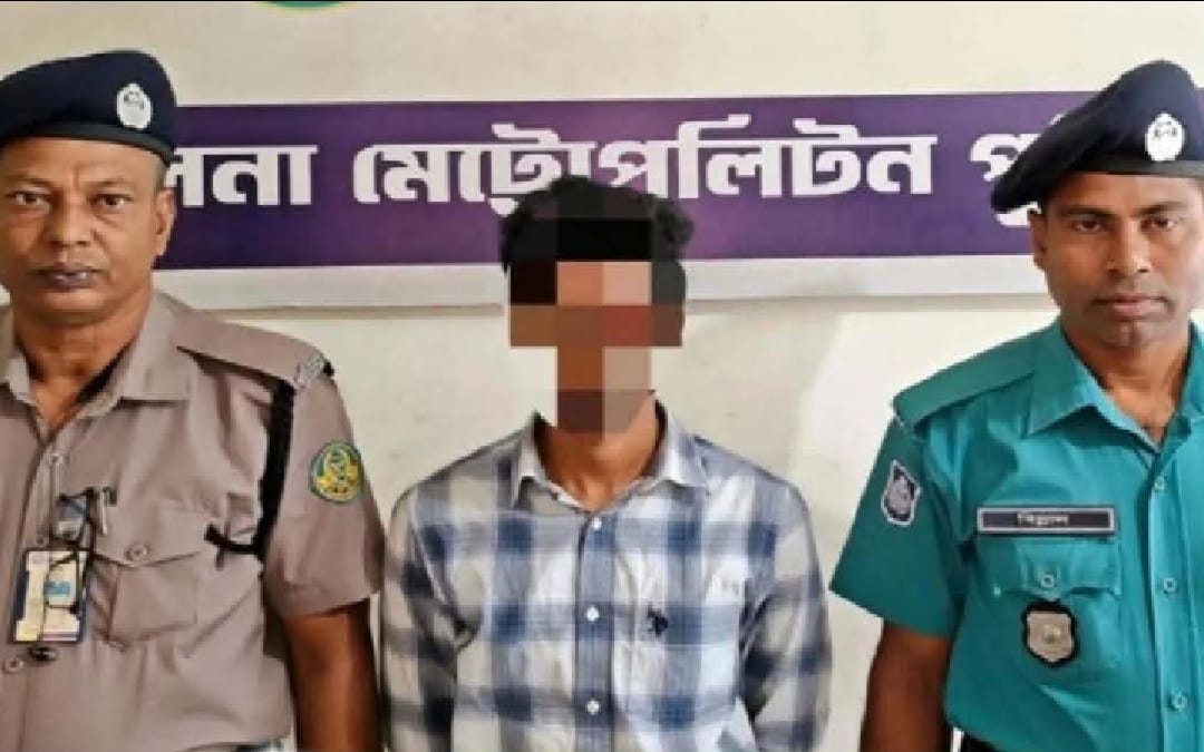 খুলনায় খুবি শিক্ষার্থী মৌমিতা হালদার মৃত্যু: প্রাইভেটকার উদ্ধার, আটক ১