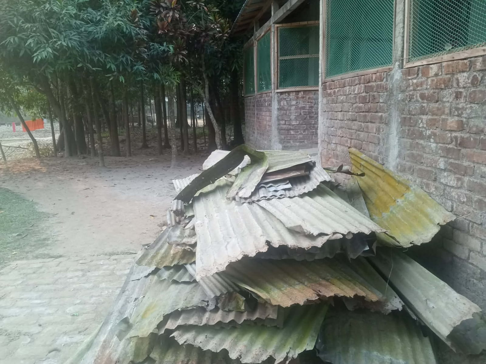 কুড়িগ্রামে ভূমিদস্যুদের তাণ্ডব: মুক্তিযোদ্ধা ও সাংবাদিক পরিবারকে প্রাণনাশের হুমকি