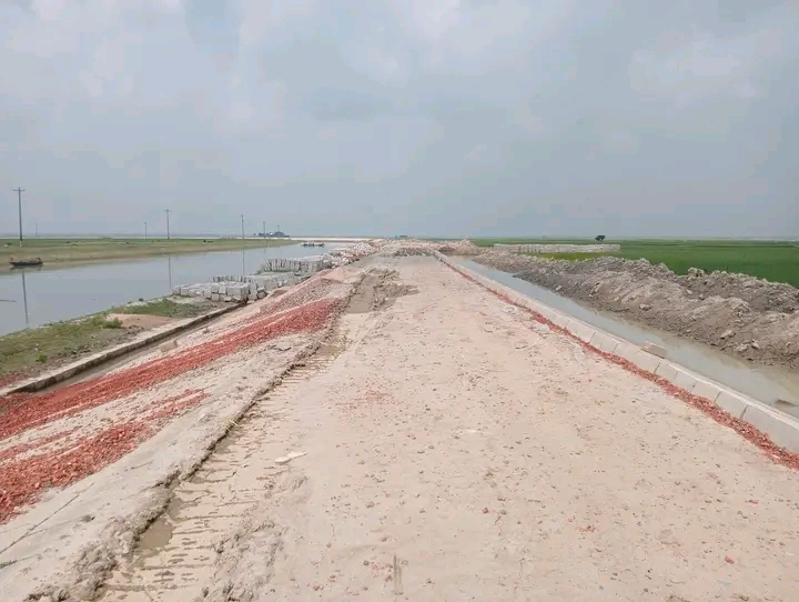 সুনামগঞ্জের শাল্লায় হাওরের স্থায়ী বাঁধ নির্মাণ প্রকল্পে জমির উপর আদালতের ১৪৪ ধারা জারি