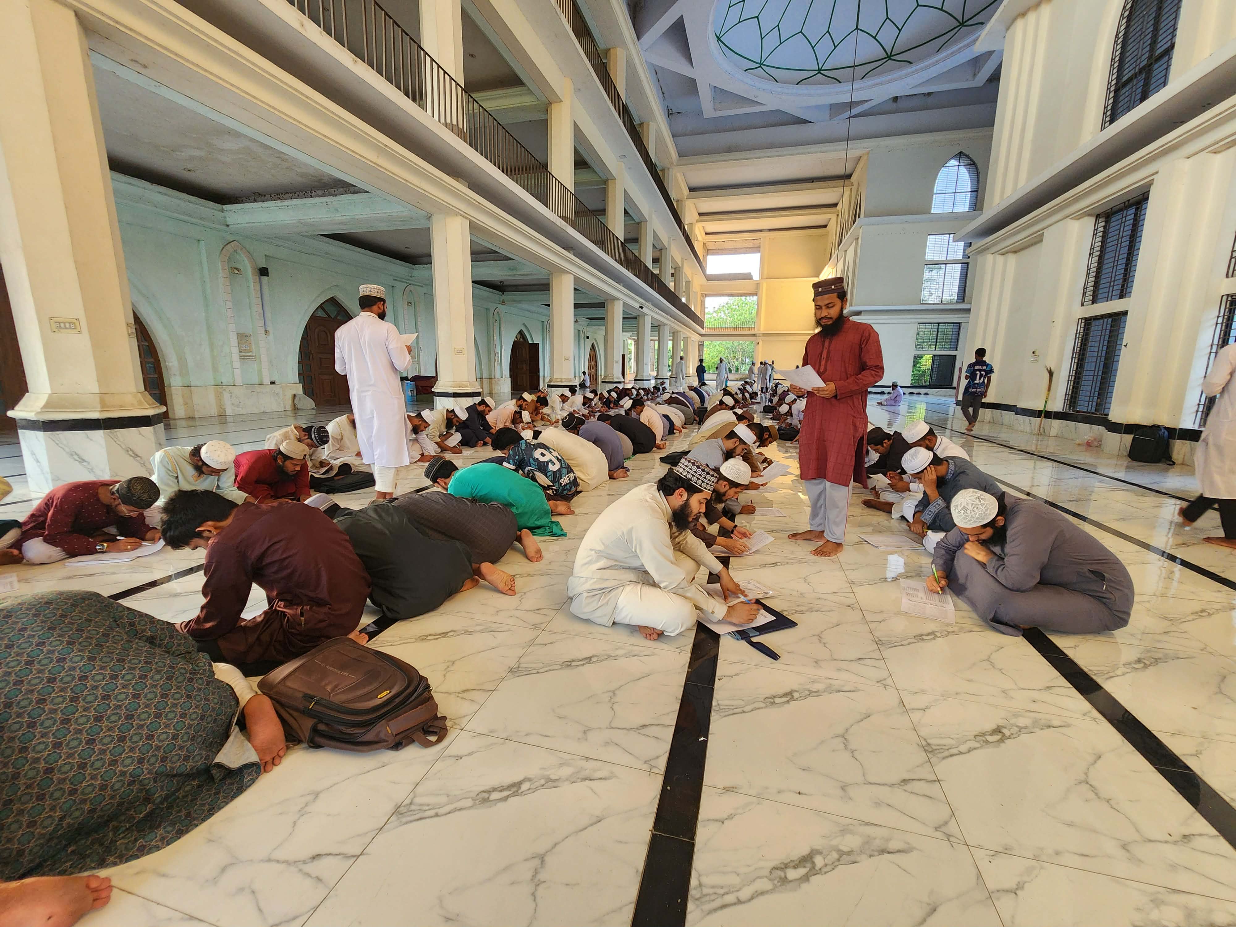 হাফিজ থিওলজি কোচিং এর উন্মুক্ত মডেল টেস্ট পরীক্ষা, উৎসর্গ করলেন শহিদ সাজিদকে