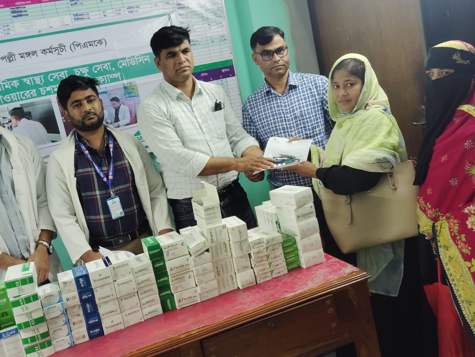 রূপগঞ্জের তারাবোতে পল্লী মঙ্গল কর্মসূচির উদ্যোগে দিনব্যাপী বিনামূল্যে চিকিৎসা সেবা