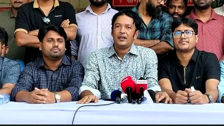 জবির বেদখল হওয়া হল উদ্ধারে প্রশাসনকে ৫ দিনের আল্টিমেটাম ছাত্রদল আহবায়কের