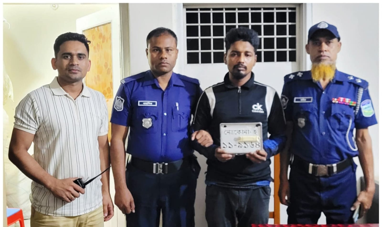 চোরাই মোটরসাইকেলসহ একাধিক মামলার আসামি পিয়াল হাসান আটক