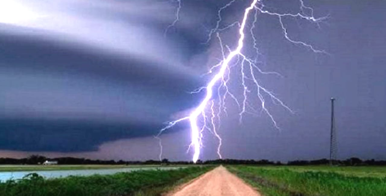 তাহিরপুরে হাওরে বজ্রপাতে ১জন হাঁস রাখালের মৃত্যু,আরেকজন গুরুতর আহত