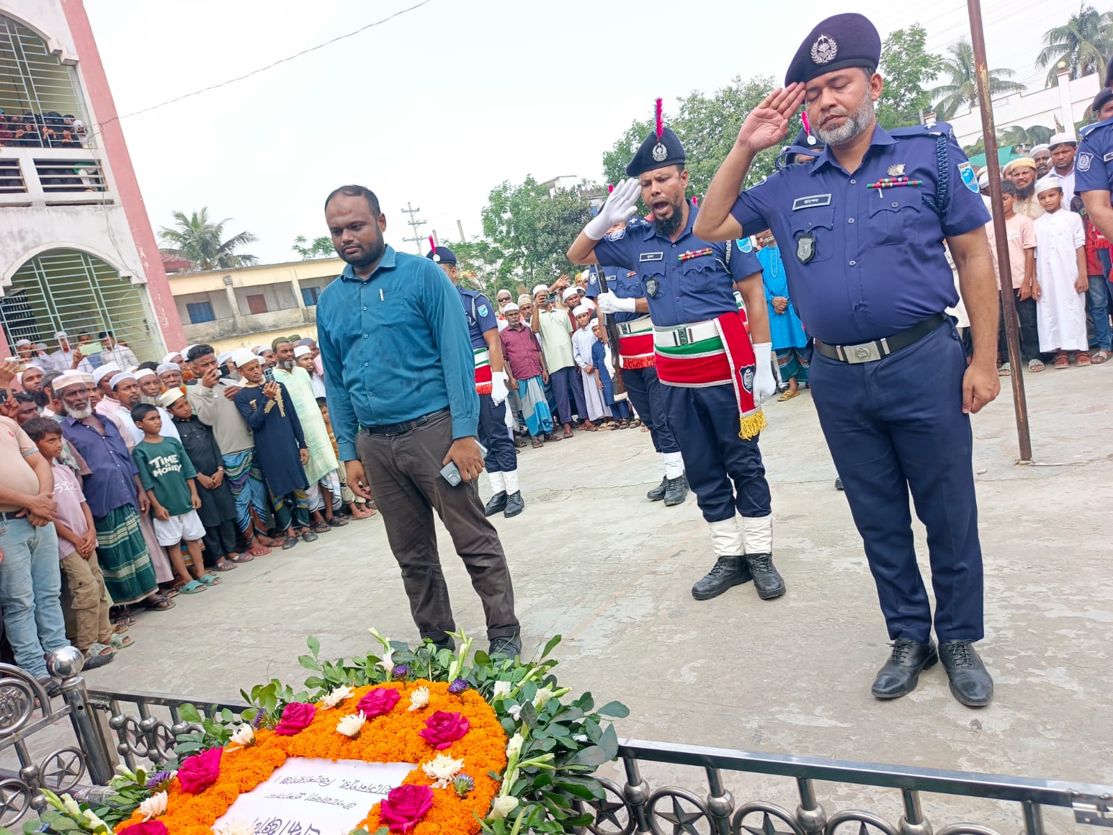 রাষ্ট্রীয় মর্যাদায় চিরবিদায় নিলেন বীর মুক্তিযোদ্ধা ও সাবেক প্রধান শিক্ষক হোসেন আলী মাস্টার