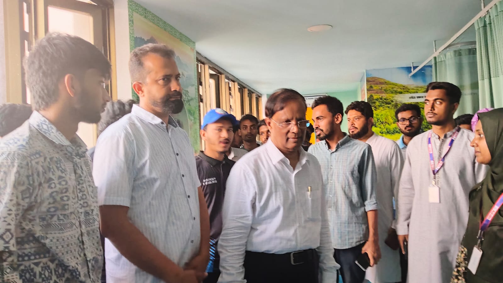 খাবার খেয়ে অসুস্থ হবার ২৪ ঘন্টা পার:এখনো হাসপাতালে যবিপ্রবির ৭০'র অধিক ছাত্রী