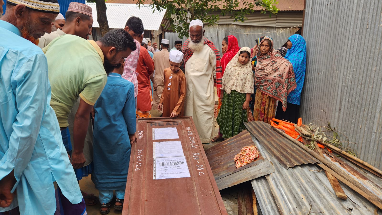 ১১ দিন পর দেশে এলো প্রবাসী শ্রমিকের লাশ, দাফন সম্পন্ন