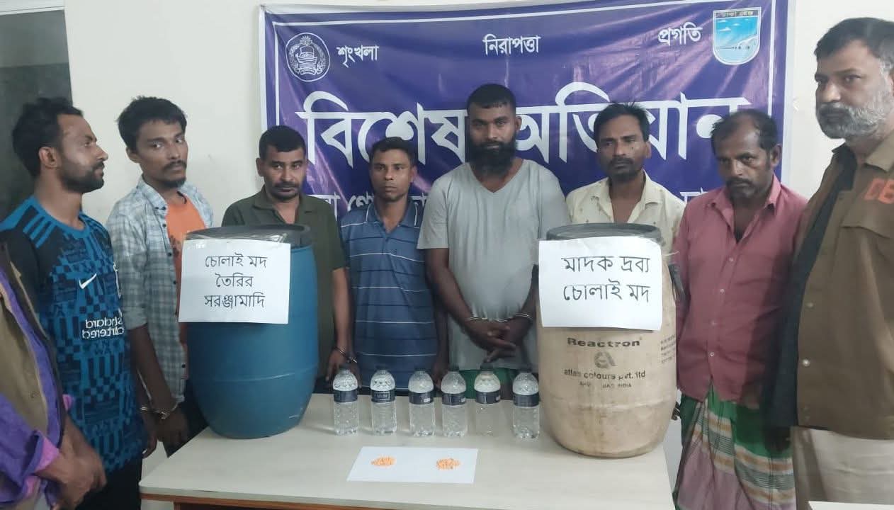 সাভার ও আশুলিয়ায় ডিবির বিশেষ অভিযান: ইয়াবা ও চোলাই মদসহ ৭ পেশাদার মাদক ব্যবসায়ী গ্রেফতার