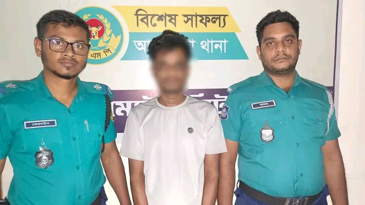 খুলনায় তালিকাভুক্ত সন্ত্রাসী জুয়েল সরদার গ্রেফতার
