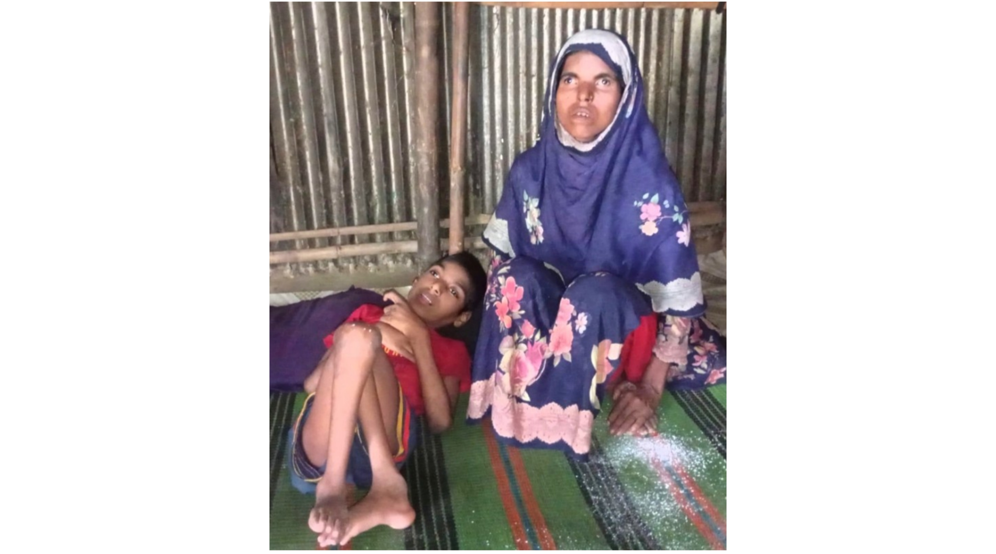 উখিয়ায় এখনো সন্ধ্যা হলে মাটির প্রদীপ জ্বলে মুহছেনা'র ঘরে