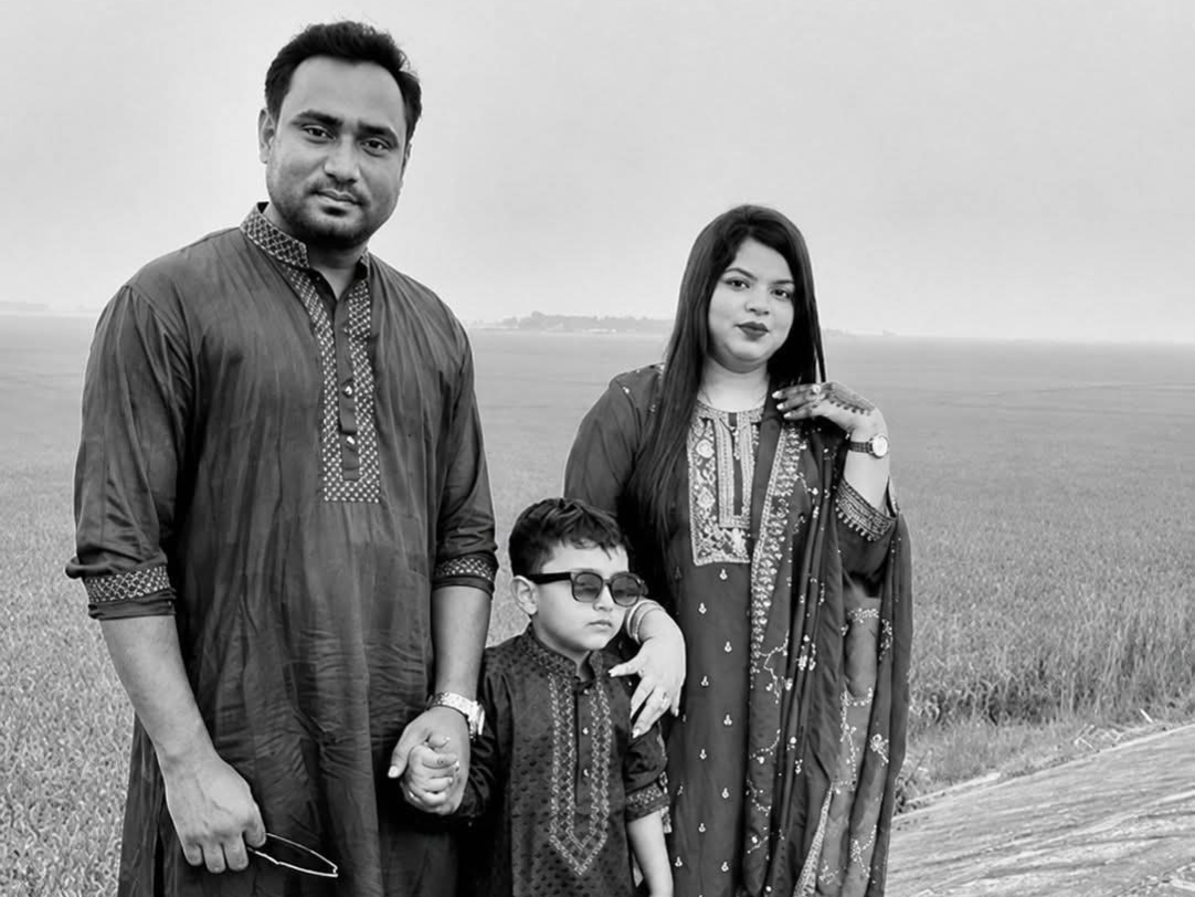 সড়ক দুর্ঘটনায় নিহত শিক্ষক মনিরের স্ত্রী সন্তান নিয়ে গ্ৰামের বাড়িতে আর ঈদ করা হলো না