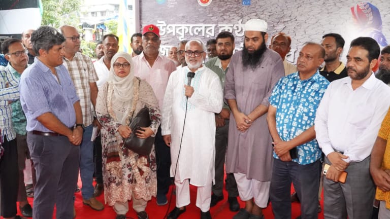উপকূলীয় মানুষের জীবন এখনো প্রকৃতির সঙ্গে যুদ্ধ: কেসিসি প্রশাসক নজরুল ইসলাম মঞ্জু
