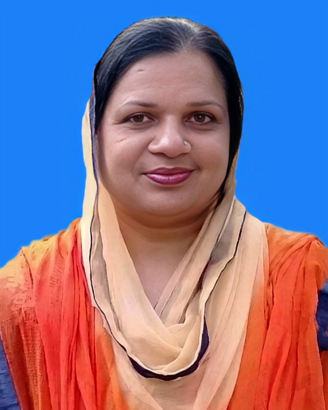 তাড়াইলে শিক্ষা কর্মকর্তার কাছে শিক্ষিকার বদলির দাবিতে অভিভাবক-এলাকাবাসীর লিখিত আবেদন