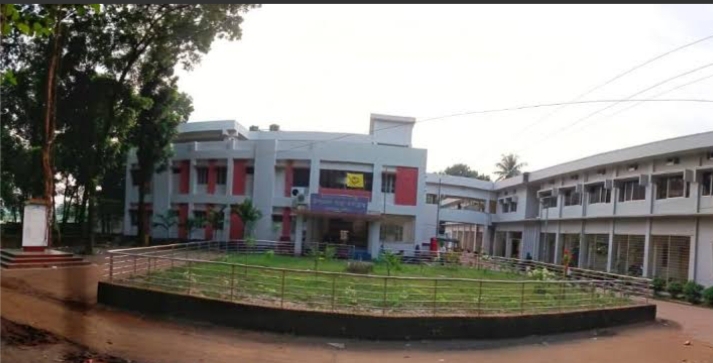 কালিয়াৈকর উপজেলা স্বাস্থ্য কমপ্লেক্সে চিকিৎসক ও জনবলের সংকট, চরম ভোগান্তি
