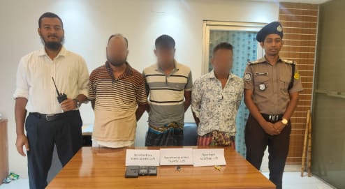 রাজধানীতে অটোরিকশা চালককে হত্যার ঘটনায় ছিনতাইকারী চক্রের তিন সদস্যকে গ্রেফতার
