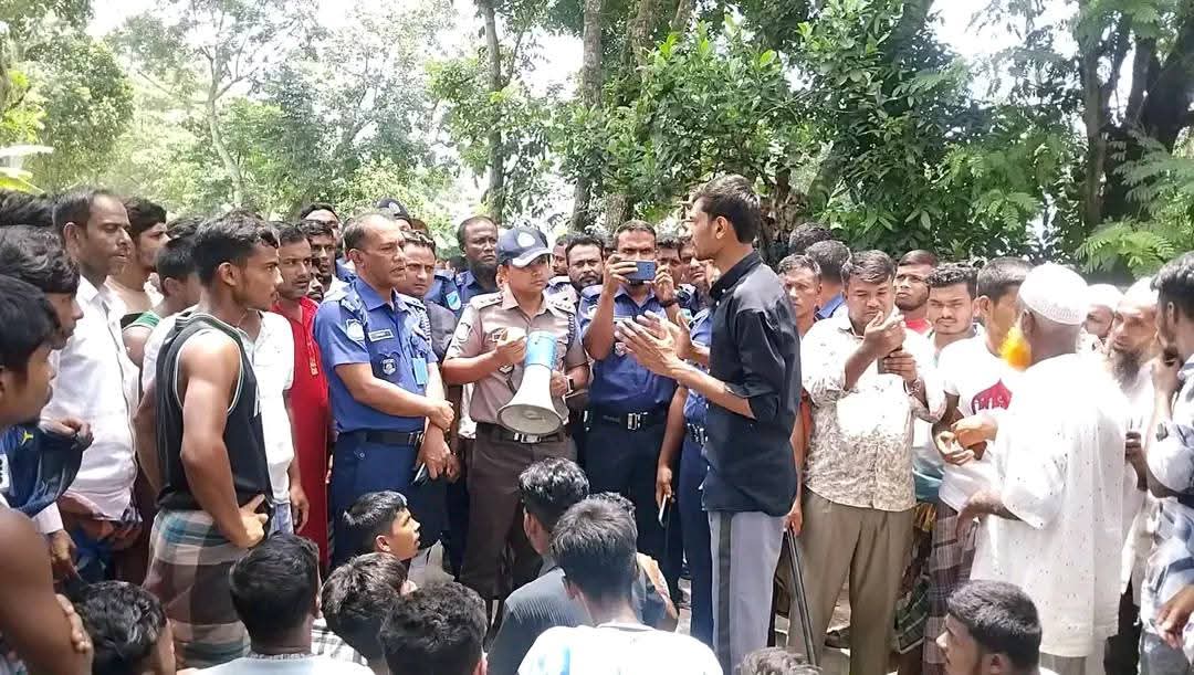 তাড়াইলের দশদ্রোন ও দড়িজাহাঙ্গীরপুর গ্রামে মাদকবিরোধী জনরোষ, পুলিশের হস্তক্ষেপ