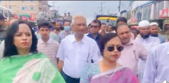 উখিয়ার কোর্টবাজারে যানজট নিরসনে উপজেলা প্রশাসন ও রাজনৈতিক নেতৃবৃন্দের যৌথ অভিযান
