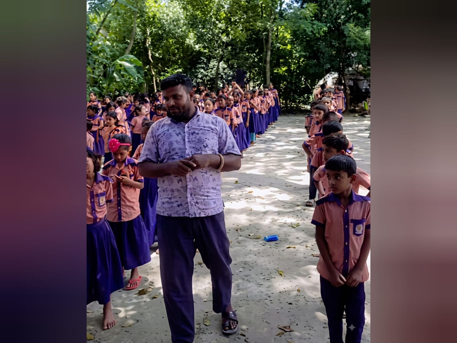 পিটি প্যারেডে সুশৃঙ্খলার বদলে বিদ্বেষ শিক্ষা: সাংবাদিকদের ‘সাংঘাতিক’ বললেন প্রাথমিক শিক্ষক!