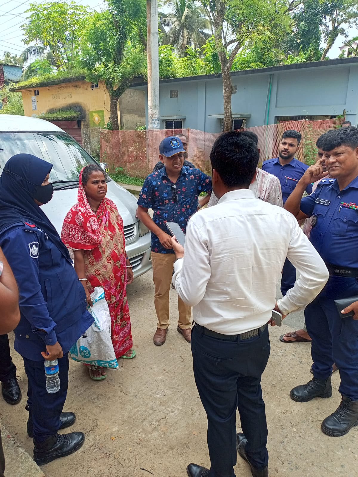 কুলাউড়ায় ৩২০ গ্রাম গাঁজাসহ নারী গ্রেপ্তার, স্বামী পলাতক