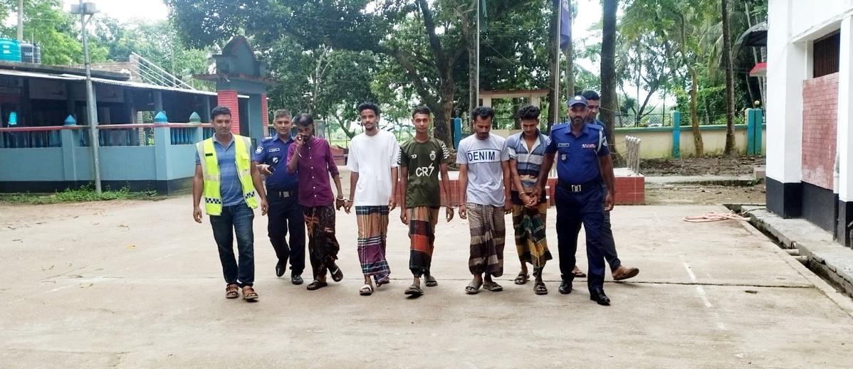 নড়াইলে অনলাইনে ইলিশ প্রতারণায় পুলিশের জালে ৫ জন